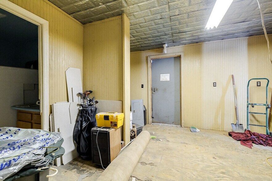 More Photos Of 667 Godfrey Rd SE, Allenhurst Specialty For Sale