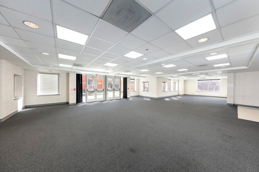 More Photos Of 1100 Pennsylvania Ave, Kansas City Office For Sale