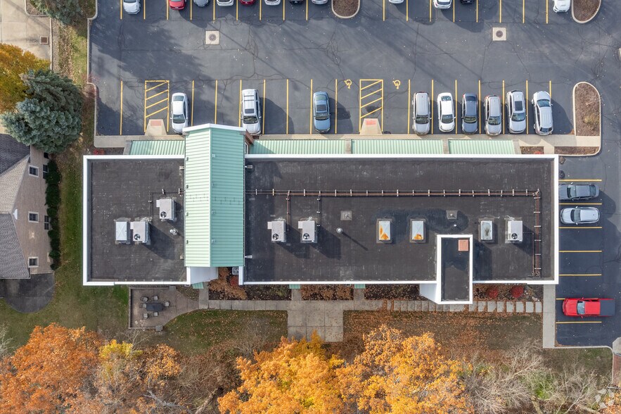 More Photos Of 10883 Pearl Rd, Strongsville Office For Lease