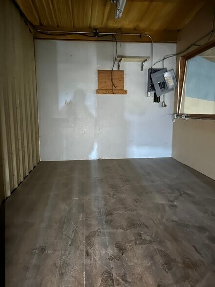 More Photos Of 1575 Roadrunner, Camp Verde Distribution For Lease