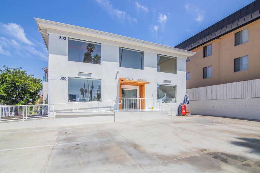 More Photos Of 300-302 S Mariposa Ave, Los Angeles Storefront Retail Office For Lease