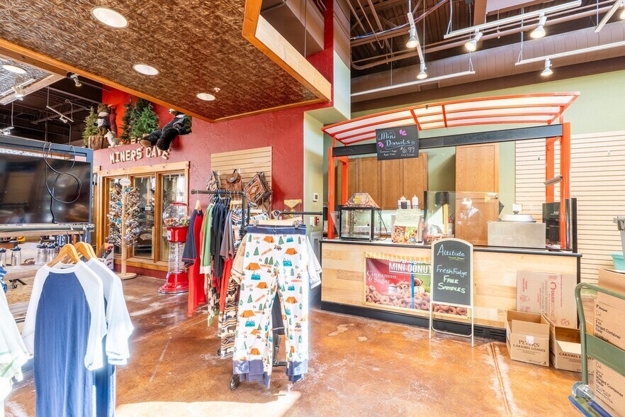 More Photos Of 528 Mount Rushmore Rd, Custer Restaurant For Sale