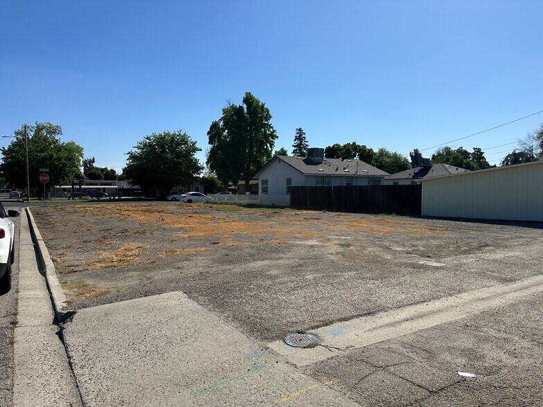 More Photos Of 1001 W Noble Ave, Visalia Specialty For Sale