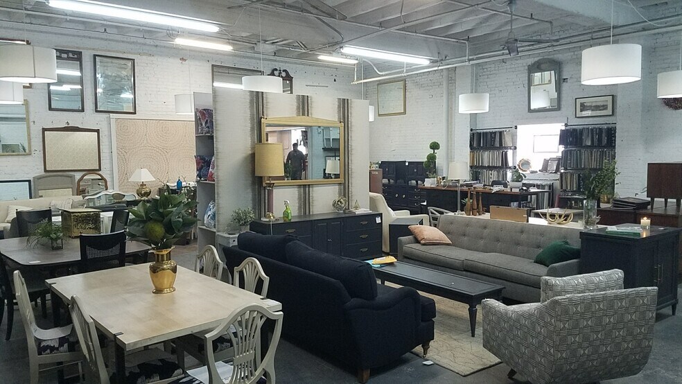 More Photos Of 3050 N Western Ave, Chicago Industrial For Lease