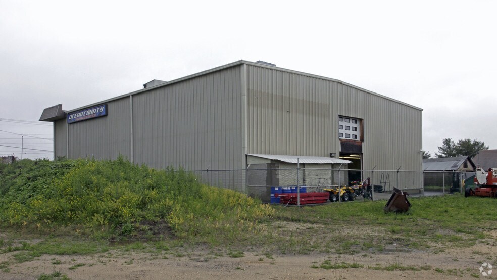 More Photos Of 9 Flint Rd, Toms River Showroom For Lease