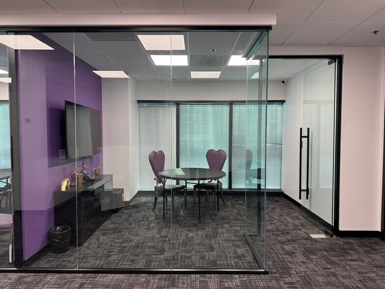 More Photos Of 1819 Main St, Sarasota Office Residential For Lease