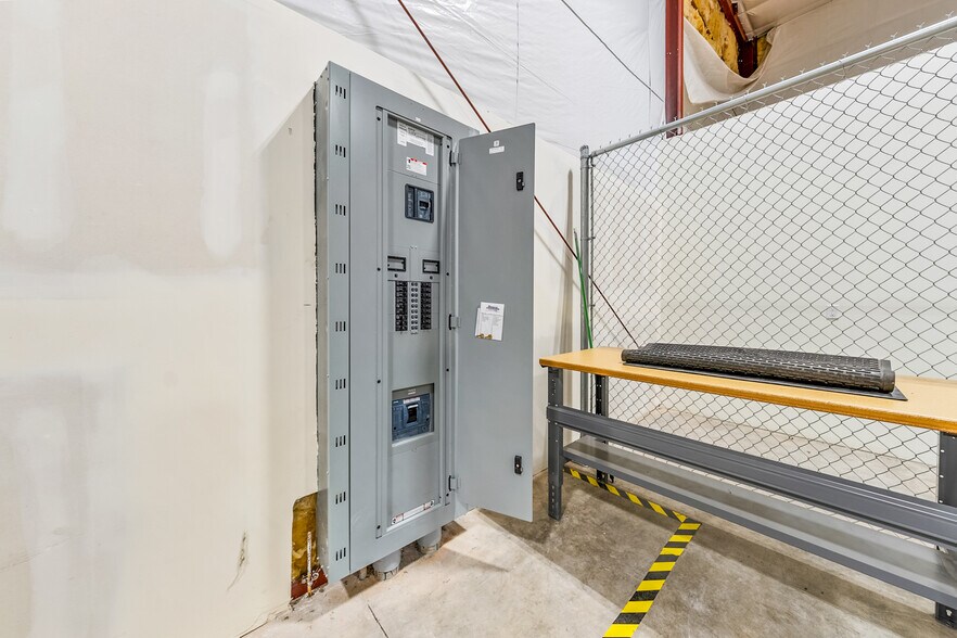 More Photos Of 188 Salmon Way, White City Industrial For Sale