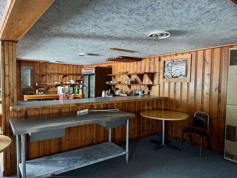 More Photos Of 382 Water St, Guilford Hotel For Sale