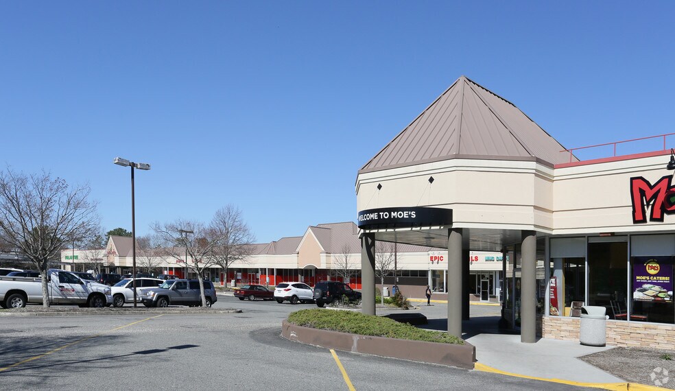 More Photos Of 248-268 W Montauk Hwy, Hampton Bays Unknown For Lease