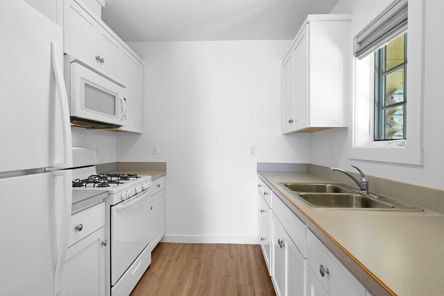 More Photos Of 3511-3513 Numancia St, Santa Ynez Apartments For Sale