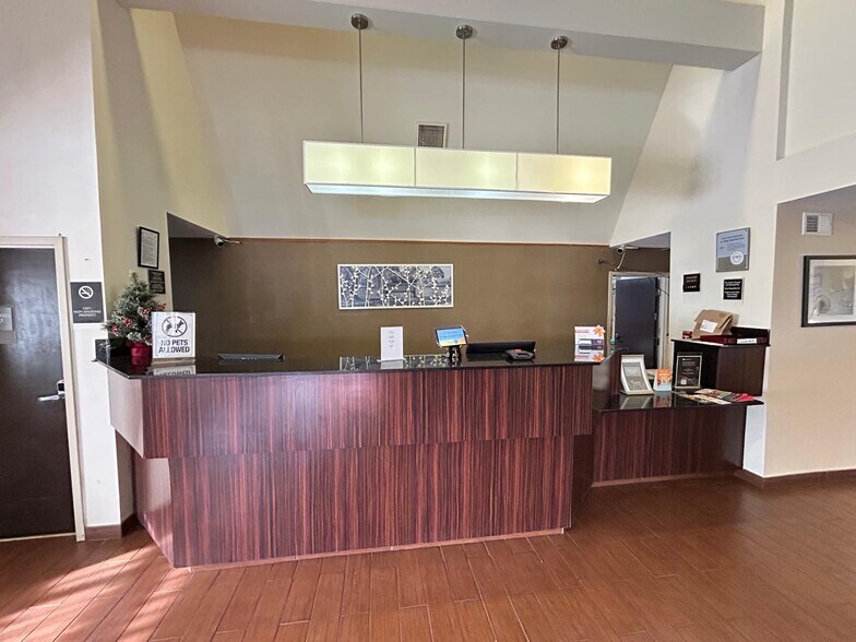 More Photos Of 7055 Concourse Pky, Douglasville Hotel For Sale