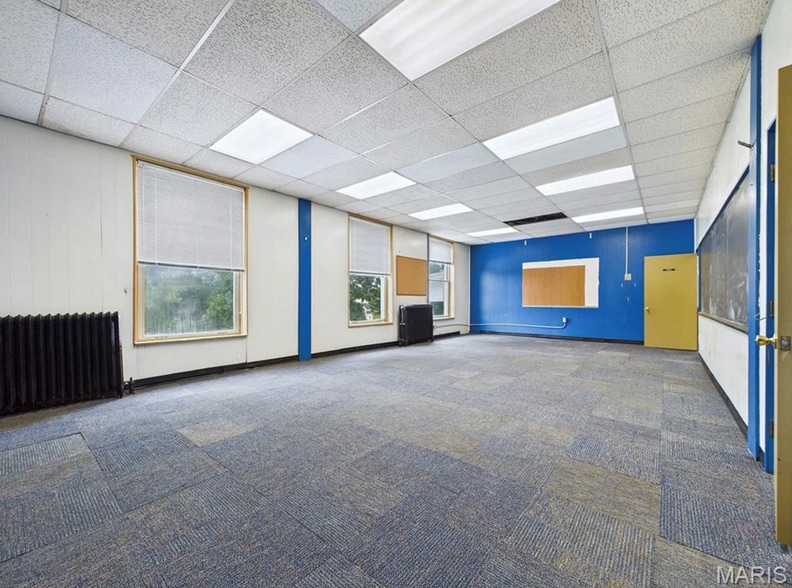 More Photos Of 2009 Seminary Rd, Alton Schools For Sale