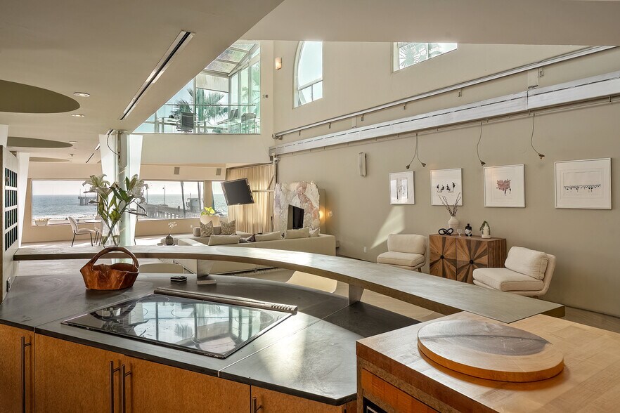 More Photos Of 3111 Ocean Front Walk, Marina Del Rey Apartments For Sale