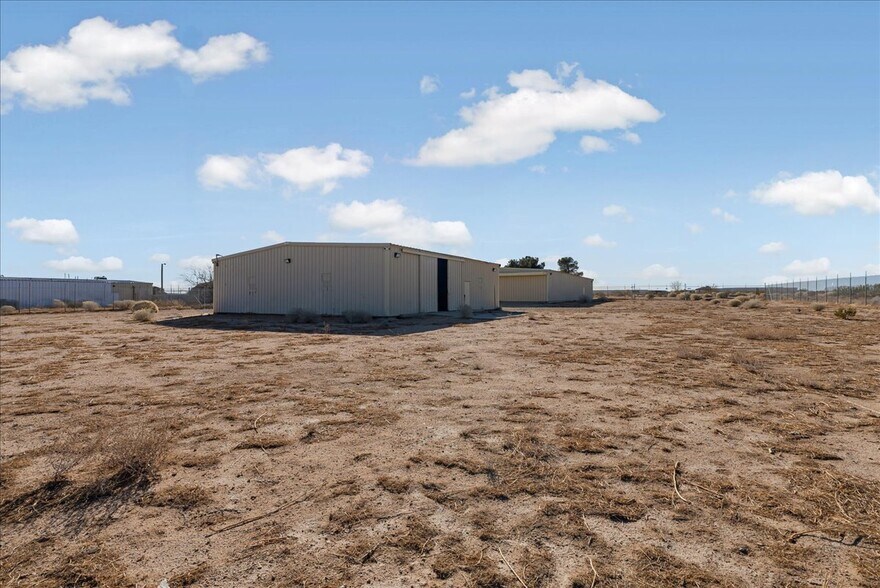 More Photos Of 6288 Curtis Pl, California City Warehouse For Sale