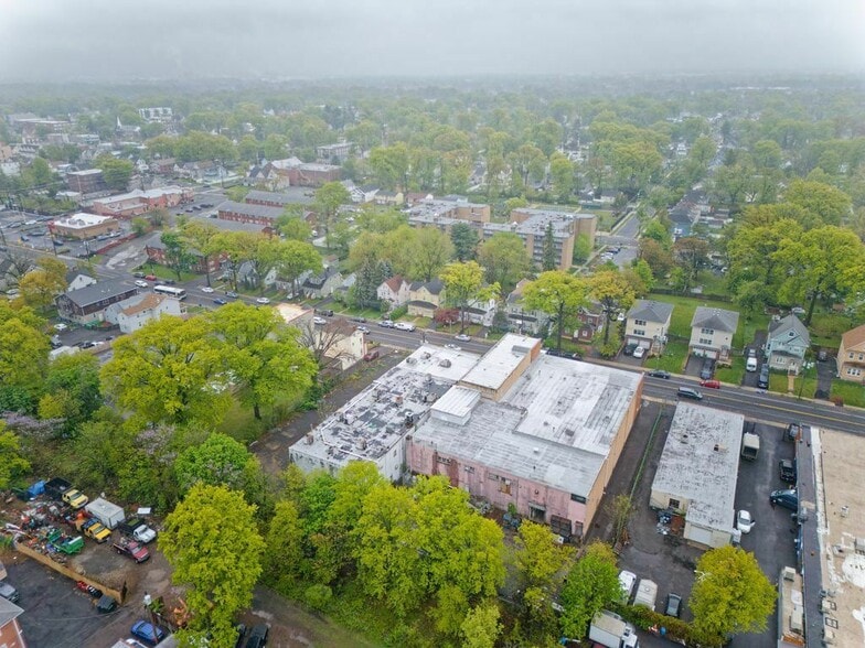 More Photos Of 300-306 W 1st Ave, Roselle Warehouse For Sale
