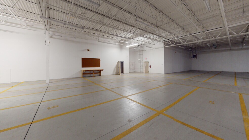 More Photos Of 6025 W Saginaw Hwy, Lansing Freestanding For Sale