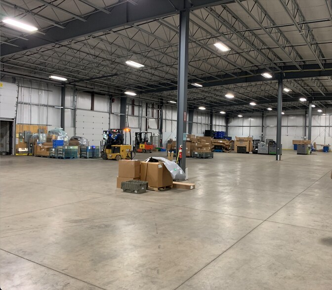 More Photos Of 2927 61st St, Menomonie Warehouse For Lease