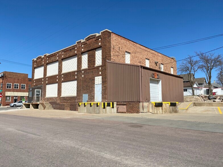 Primary Photo Of 1001 E 8th St, Sioux Falls Industrial For Sale