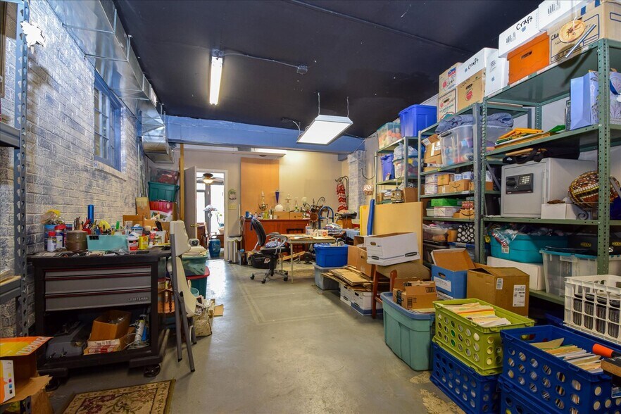 More Photos Of 1911 Memorial Ave SW, Roanoke Office Residential For Sale