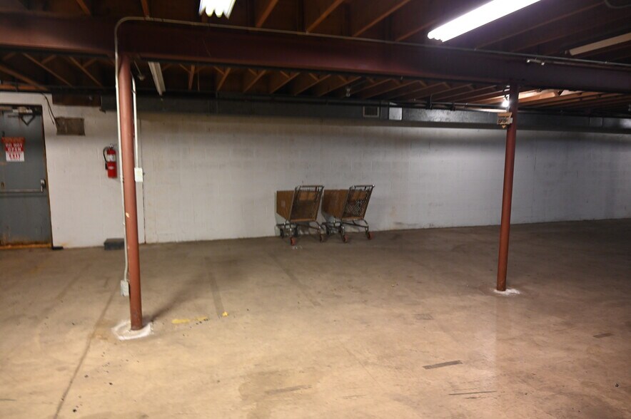 More Photos Of 2300 Claremont Ave, Ashland Storefront For Sale