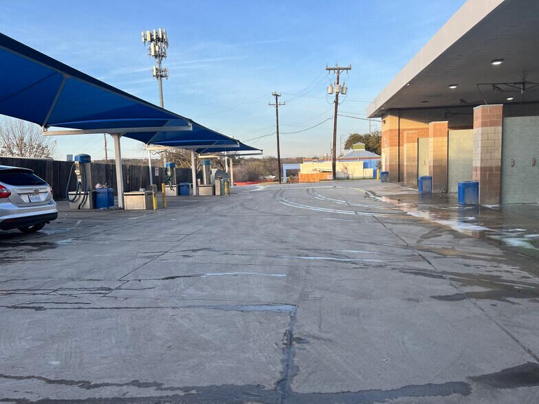 More Photos Of 12343 West Ave, San Antonio General Retail For Sale