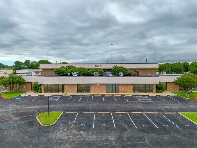 More Photos Of 6451 Brentwood Stair Rd, Fort Worth Office For Lease