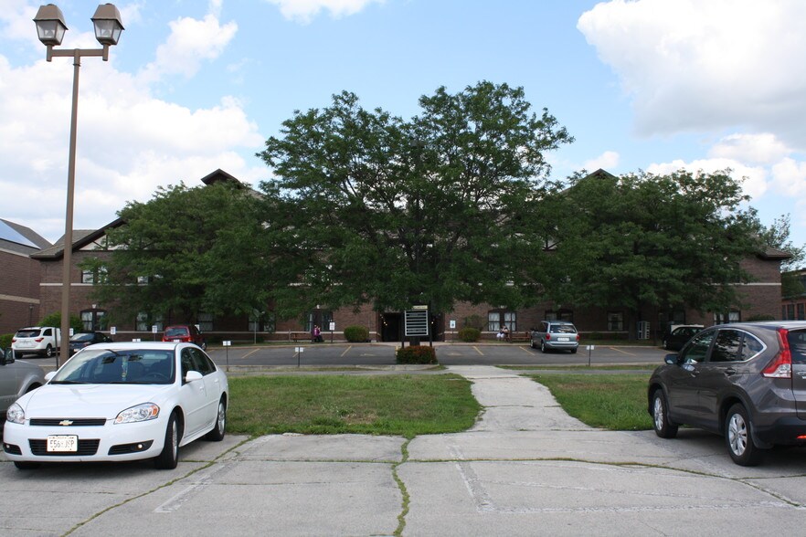 More Photos Of 301 N Broadway, De Pere Medical For Lease