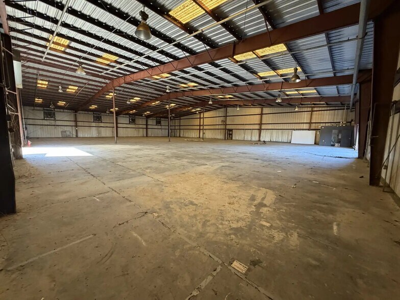 More Photos Of 5969 McClelland dr, Baton Rouge Industrial For Sale