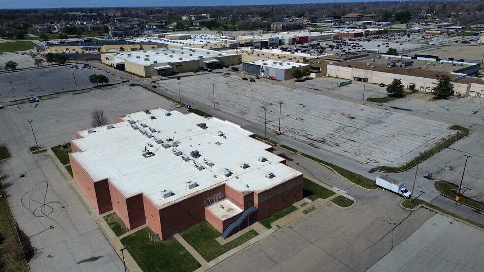 More Photos Of 6720 SE 14th St, Des Moines Movie Theatre For Sale