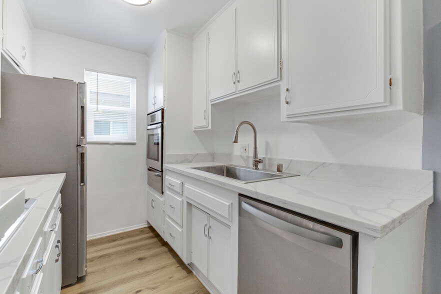 More Photos Of 3602 Keystone Ave, Los Angeles Apartments For Sale