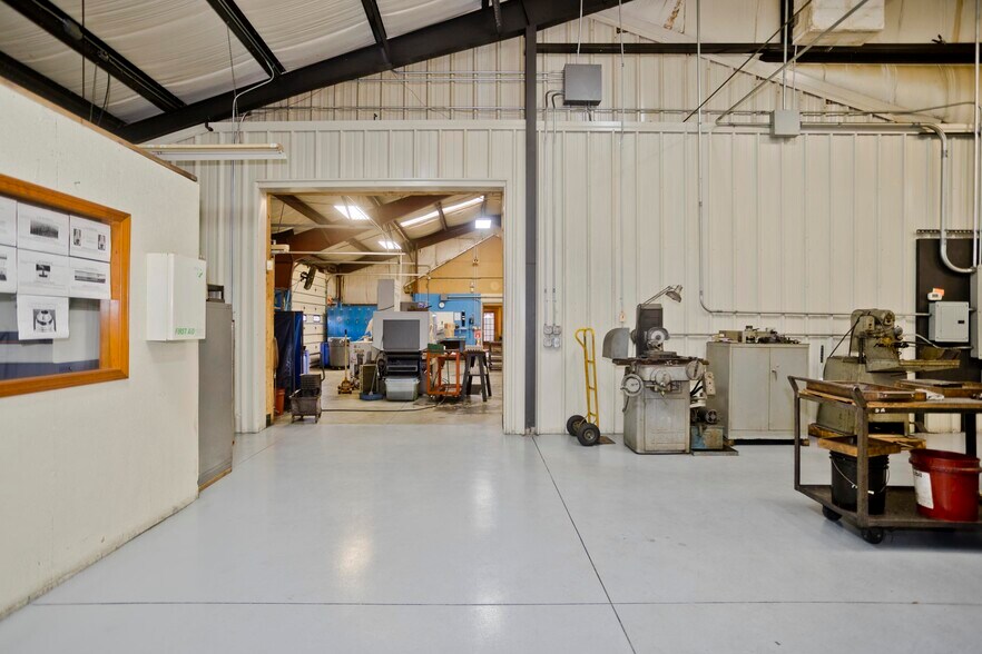 More Photos Of 16 Arthur St, Easthampton Warehouse For Sale