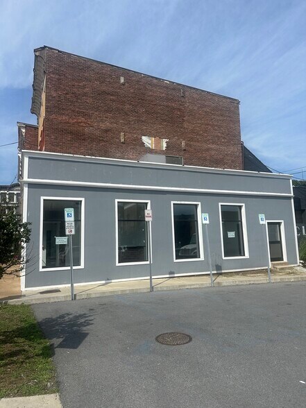 More Photos Of 11 Liberty St, Poughkeepsie Apartments For Lease