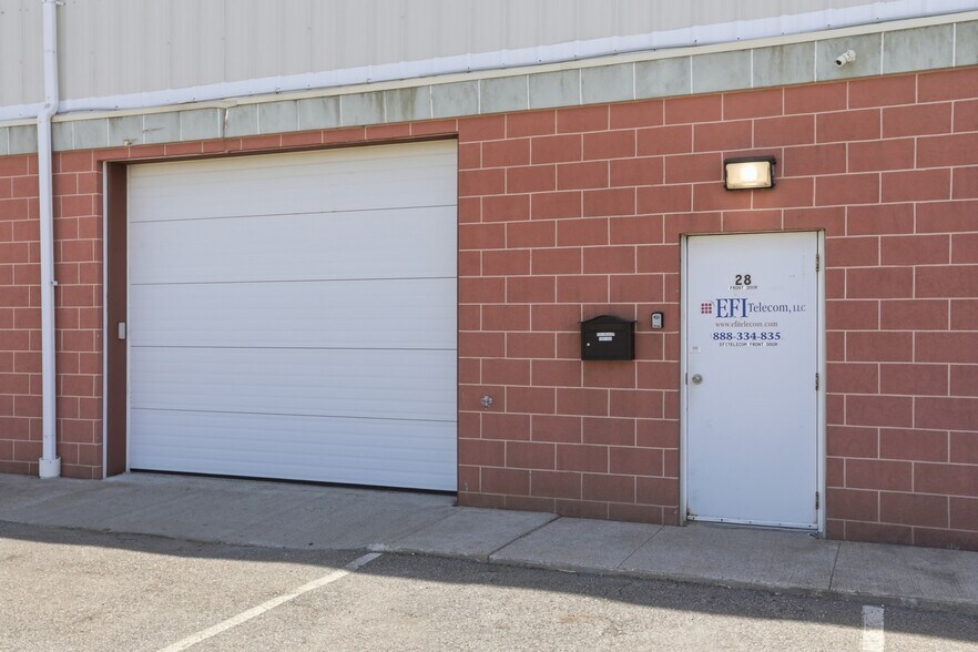 More Photos Of 18 Graf Rd, Newburyport Industrial For Lease