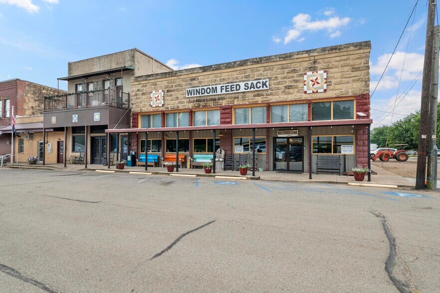 More Photos Of 412-414 Main St, Windom Restaurant For Sale