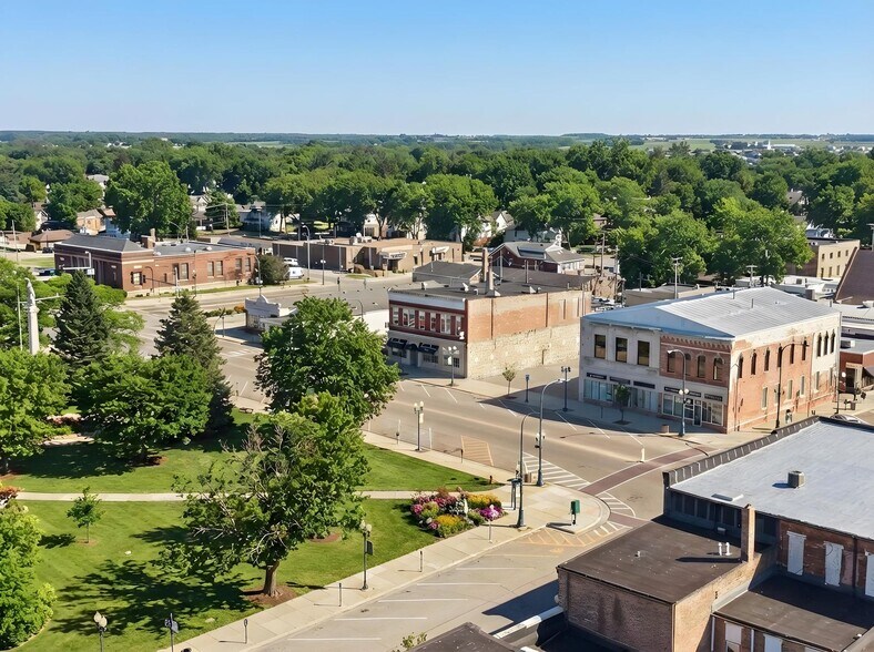 More Photos Of 134 W State St, Sycamore Office Residential For Sale