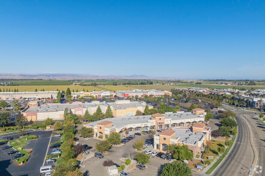 More Photos Of 2706-2846 Pavilion Pky, Tracy General Retail For Lease