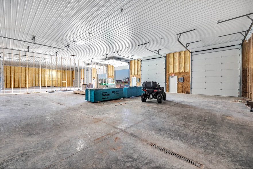 More Photos Of 5254 County Road R, Denmark Service For Lease