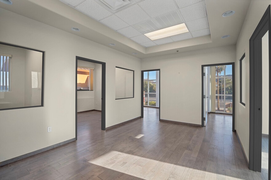 More Photos Of 1510 W Horizon Ridge Pky, Henderson Storefront Retail Office For Sale