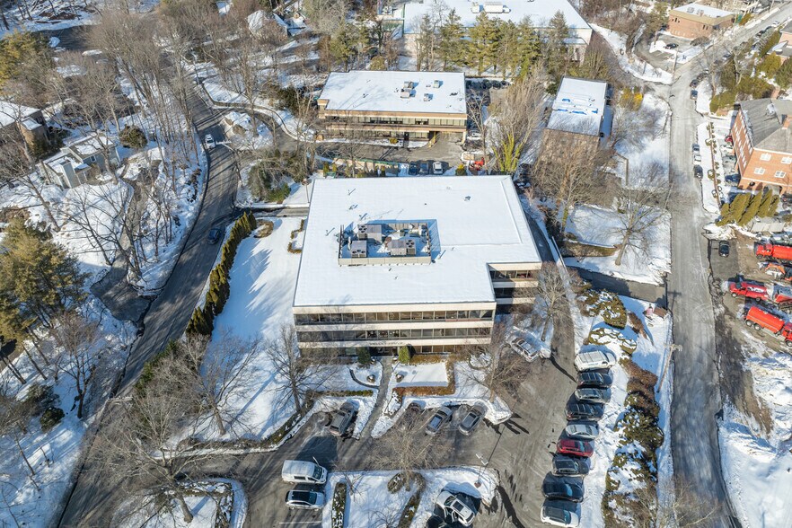 More Photos Of 15 Valley Dr, Greenwich Medical For Lease