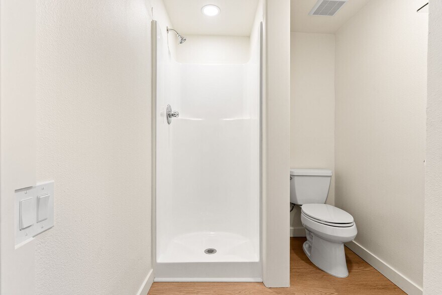 More Photos Of 14643 8th Ave SW, Burien Apartments For Sale
