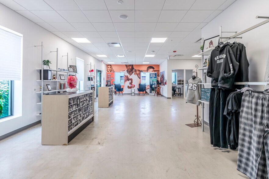 More Photos Of 1014 N Dixie Hwy, Lake Worth Beach Loft Creative Space For Sale