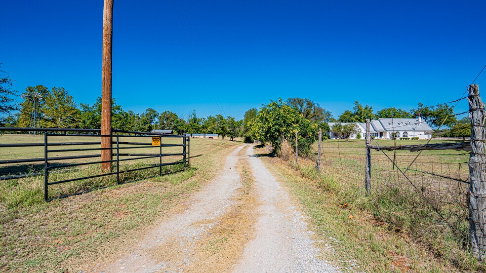 More Photos Of 1275-1299 Big Valley Cir, Lipan Trailer Camper Park For Sale