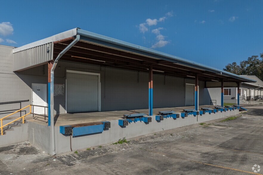More Photos Of 12 NW 5th Pl, Williston Manufacturing For Sale
