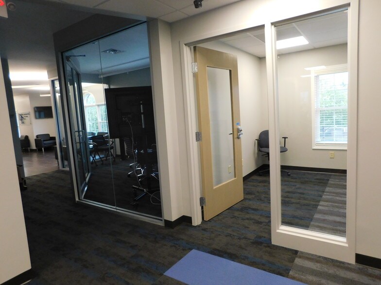 More Photos Of 100 Dorchester Sq, Westerville Medical For Lease