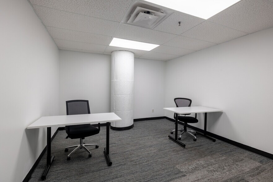 More Photos Of 25 N Market St, Jacksonville Coworking Space