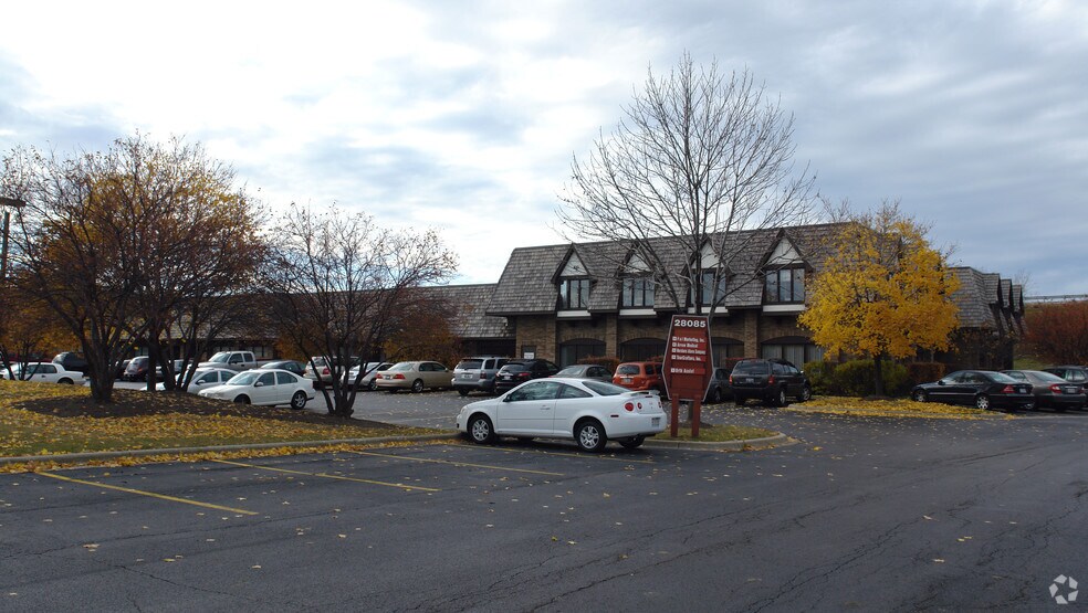 More Photos Of 28085 N Ashley Cir, Libertyville Medical For Lease