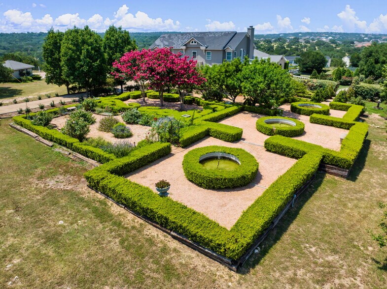 More Photos Of 1470 S Cranes Mill Rd, New Braunfels Lodge Meeting Hall For Sale