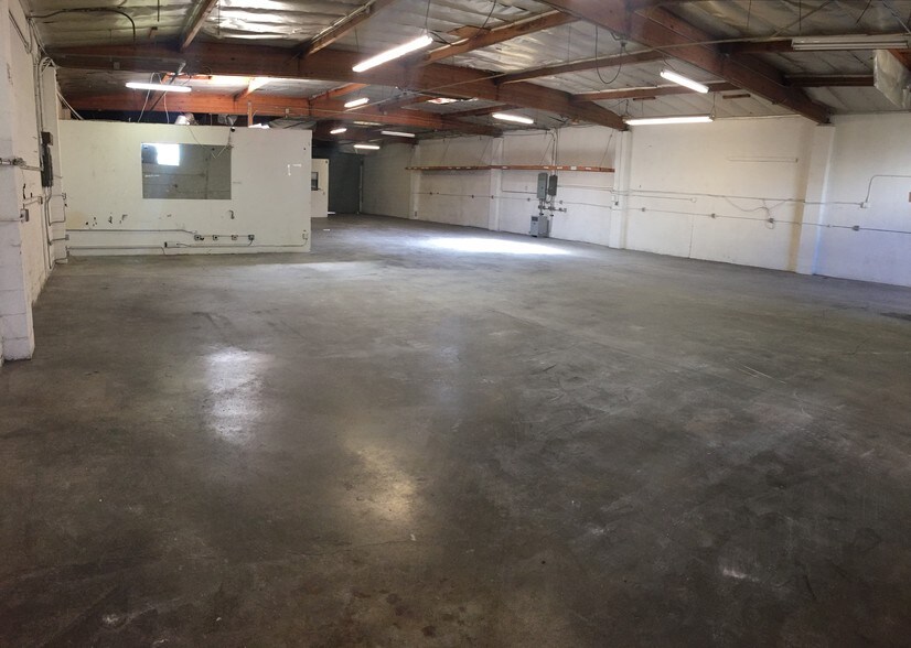 More Photos Of 900 W Hyde Park Blvd, Inglewood Warehouse For Lease