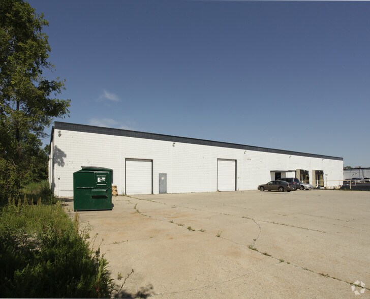 More Photos Of 1895-1901 Stephenson Hwy, Troy Warehouse For Lease
