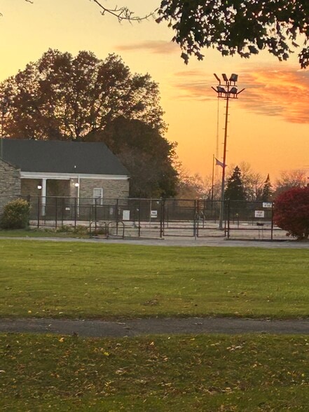More Photos Of 5324 Rogers Rd, Hamburg Golf Course Driving Range For Sale